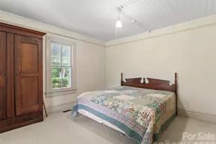 54 Louisiana Ave, Saluda, NC 28773 - Photo 9