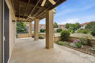 18009 Kings Point Dr, Cornelius, NC 28031 - Photo 17