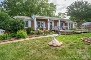 818 Hill St, Shelby, NC 28152 - Photo 3