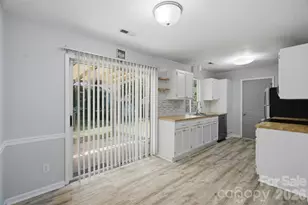 8345 Houndstooth Dr, Charlotte, NC 28227 - Photo 5