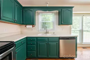204 Windsor Forest Cir, Fletcher, NC 28732 - Photo 15
