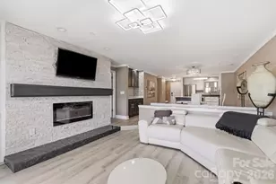 9817 Emerald Point Dr, Charlotte, NC 28278 - Photo 15