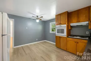 917 Fassifern Ct, Hendersonville, NC 28791 - Photo 5