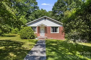 917 Fassifern Ct, Hendersonville, NC 28791 - Photo 1