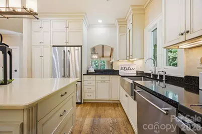 2204 E Cumming Woods Lane, Hendersonville, NC 28739 - Photo 11