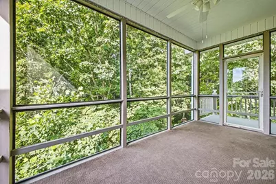 2204 E Cumming Woods Lane, Hendersonville, NC 28739 - Photo 15