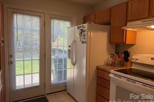 8053 Christmas Ct, Charlotte, NC 28216 - Photo 15