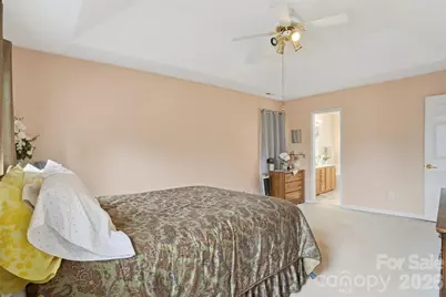 5619 Hedgecrest Place, Charlotte, NC 28269 - Photo 29