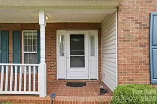 5619 Hedgecrest Pl, Charlotte, NC 28269 - Photo 3