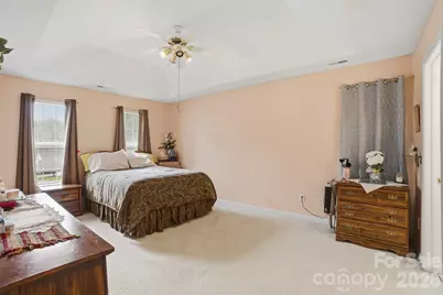 5619 Hedgecrest Place, Charlotte, NC 28269 - Photo 19