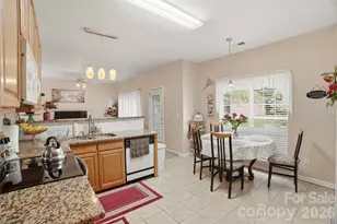 5619 Hedgecrest Pl, Charlotte, NC 28269 - Photo 13