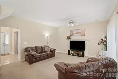 5619 Hedgecrest Place, Charlotte, NC 28269 - Photo 9