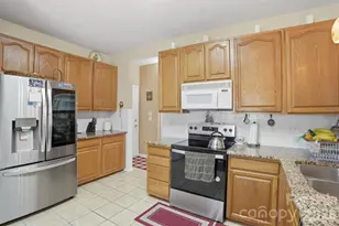 5619 Hedgecrest Pl, Charlotte, NC 28269 - Photo 11