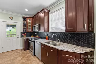 36 Copper Mill Ct, Candler, NC 28715 - Photo 9