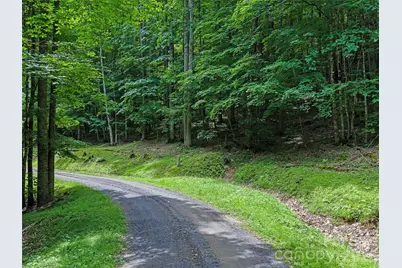000 Shadow Moss Drive #8B, Burnsville, NC 28714 - Photo 3