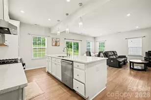 3030 Streamside Dr, Davidson, NC 28036 - Photo 5
