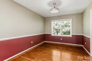 286 Charlestown Dr, Hendersonville, NC 28792 - Photo 9
