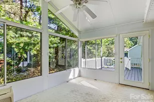 286 Charlestown Dr, Hendersonville, NC 28792 - Photo 15