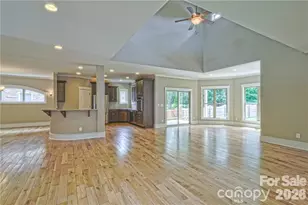 10136 Fairlea Dr, Charlotte, NC 28269 - Photo 9