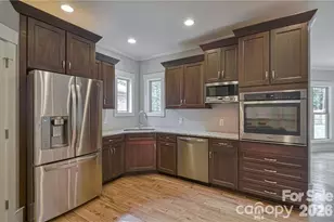 10136 Fairlea Dr, Charlotte, NC 28269 - Photo 11