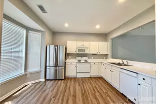 2754 Thornbush Ct, Charlotte, NC 28270 - Photo 5