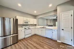2754 Thornbush Ct, Charlotte, NC 28270 - Photo 7