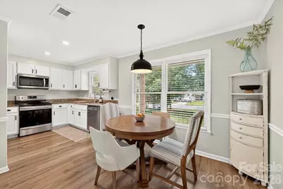 8610 Brookstead Drive, Charlotte, NC 28215 - Photo 11
