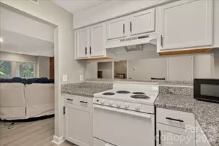 1608 Sharon Rd W, Charlotte, NC 28210 - Photo 5