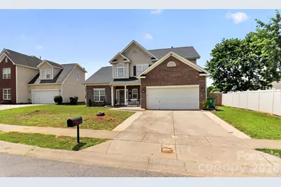7613 Deluca Drive, Charlotte, NC 28215 - Photo 3