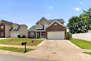 7613 Deluca Dr, Charlotte, NC 28215 - Photo 3