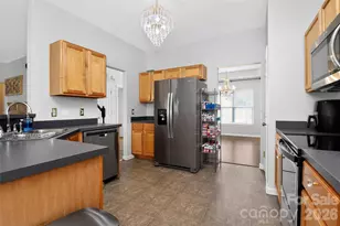 7613 Deluca Dr, Charlotte, NC 28215 - Photo 15