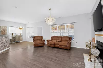 7613 Deluca Drive, Charlotte, NC 28215 - Photo 9