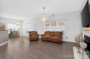 7613 Deluca Dr, Charlotte, NC 28215 - Photo 9