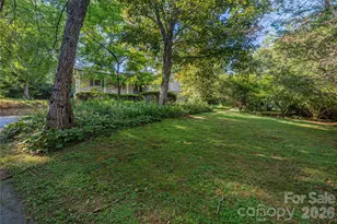 142 Whisperwood Dr, Hendersonville, NC 28791 - Photo 25