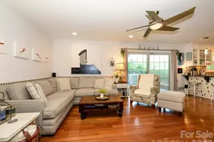 1300 Bevis Dr, Charlotte, NC 28209 - Photo 23