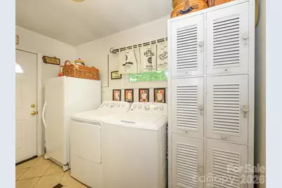 1300 Bevis Drive, Charlotte, NC 28209 - Photo 17