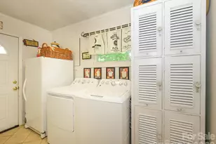 1300 Bevis Dr, Charlotte, NC 28209 - Photo 17