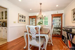 1300 Bevis Dr, Charlotte, NC 28209 - Photo 9