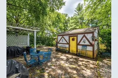 1300 Bevis Drive, Charlotte, NC 28209 - Photo 35
