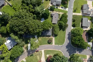 1300 Bevis Dr, Charlotte, NC 28209 - Photo 43