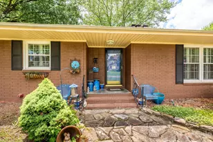 1300 Bevis Dr, Charlotte, NC 28209 - Photo 3