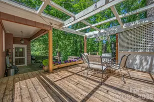 415 E Lakeshore Dr, Landrum, SC 29356 - Photo 27