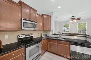 18347 The Commons Blvd, Cornelius, NC 28031 - Photo 9