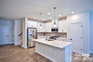 13106 Settlers Trail Ct, Charlotte, NC 28278 - Photo 3