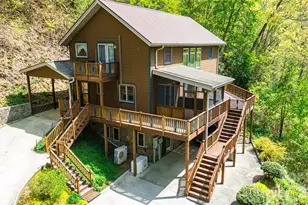 1602 Forest Run Rd, Whittier, NC 28789 - Photo 3