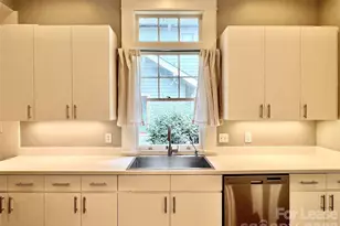 911 E Worthington Ave, Charlotte, NC 28203 - Photo 19
