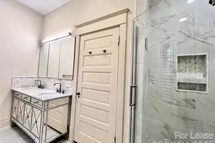 911 E Worthington Ave, Charlotte, NC 28203 - Photo 39
