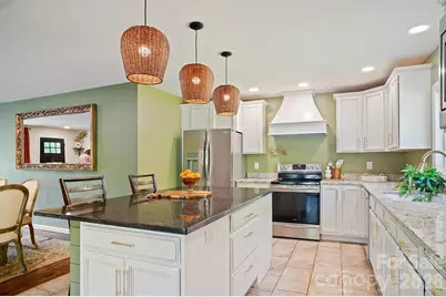 98 N Pinecrest Lane, Hendersonville, NC 28739 - Photo 17