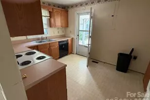 620 Rutherford Rd, Marion, NC 28752 - Photo 3