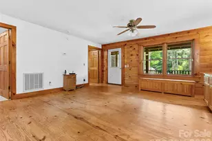 549 Henderson St, Saluda, NC 28773 - Photo 7